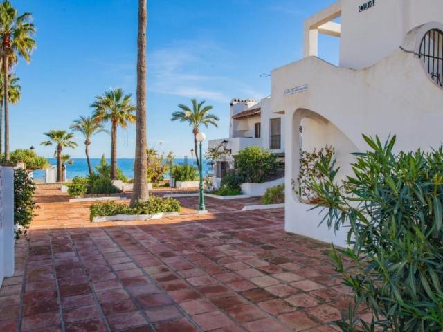 Casa en venta en Castillo de la Duquesa, Costa del Sol Occidental