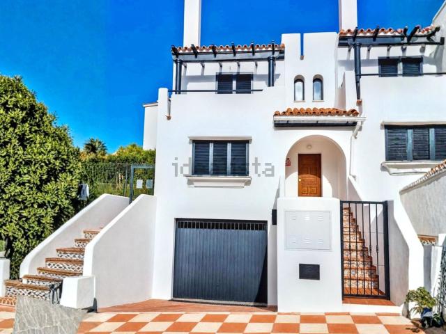 Casa en venta en Castillo de la Duquesa, Costa del Sol Occidental