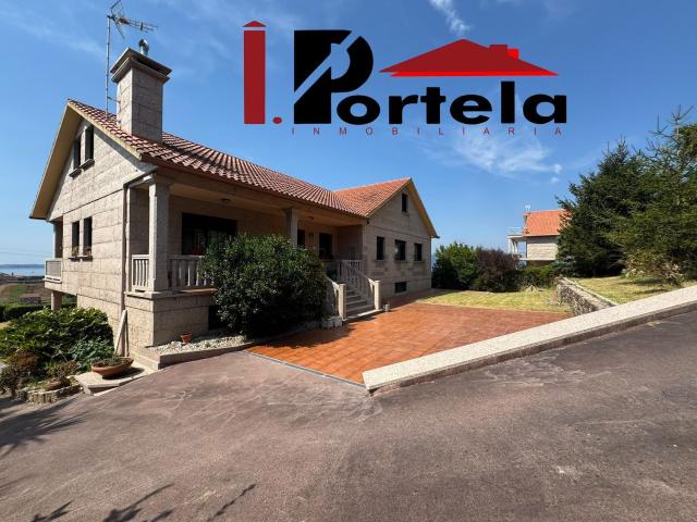 Casa en venta en Ardán, O Morrazo