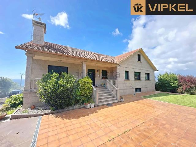 Casa en venta en Ardán, O Morrazo