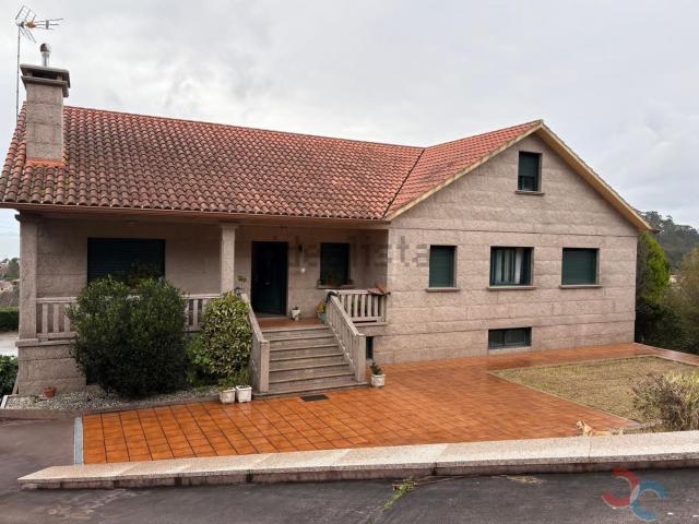 Casa en venta en Ardán, O Morrazo