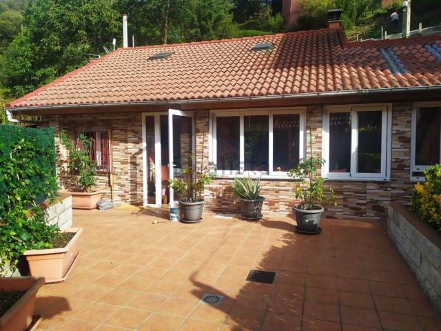 Casa en venta en Mieres, L'Aproceúriu