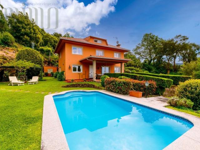 Casa en venta en Moaña, O Calvar
