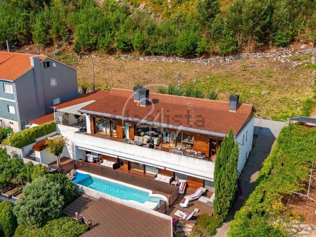 Casa en venta en Isamil, O Morrazo