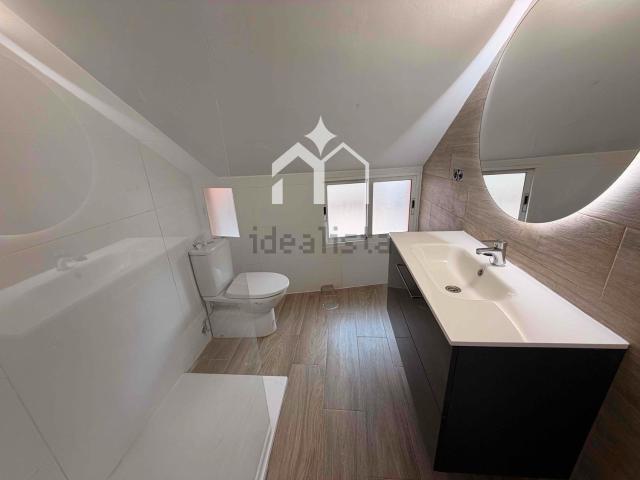 Casa en venta en Abelendo, O Morrazo