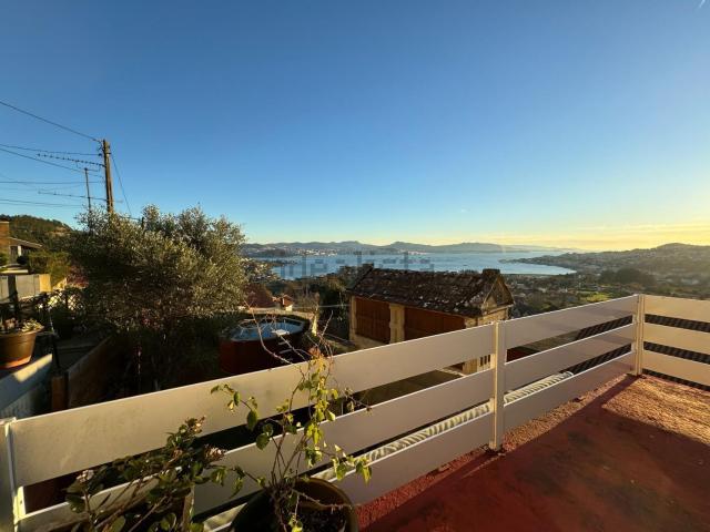 Casa en venta en O Pombal, Moaña