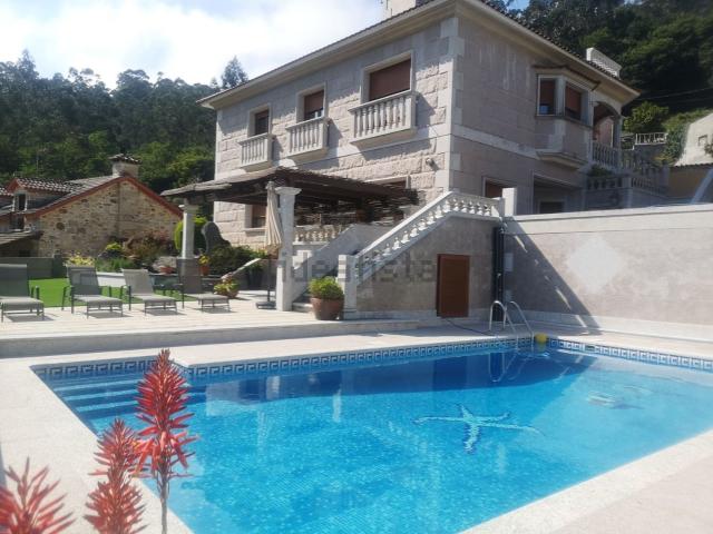 Casa en venta en Broullón, O Morrazo