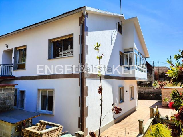 Casa en venta en A Moureira, O Morrazo