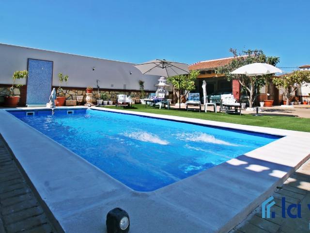 Casa en venta en Antequera, Andalucía