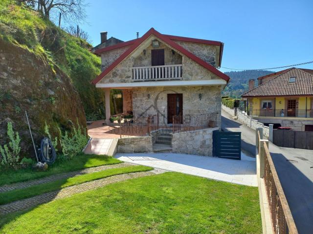 Casa en venta en Mondariz, Santa Baia do Mato