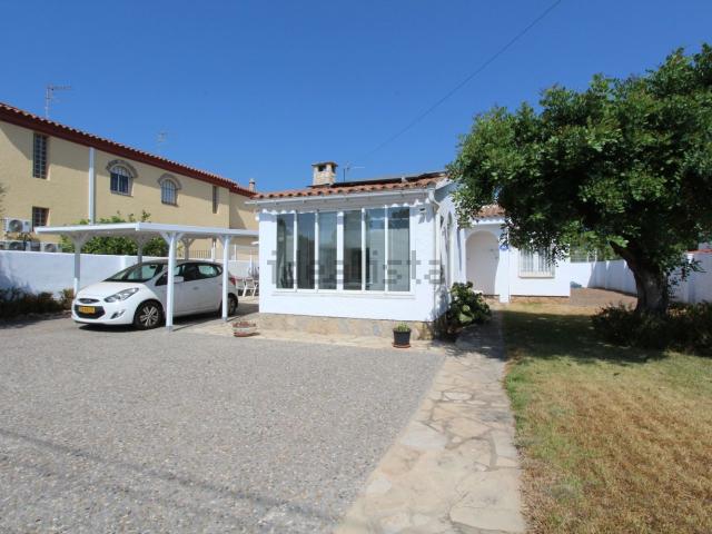 Casa en venta en els Pins de Miramar, Baix Camp