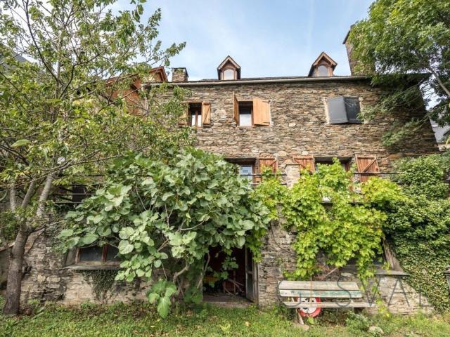 Casa en venta en Montcorbau, Val d'Aran