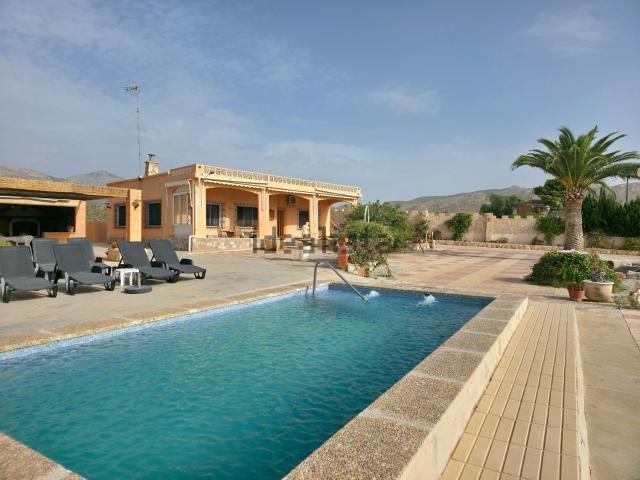 Casa en venta en Urbanització Lloma d'Espí, l'Alacantí