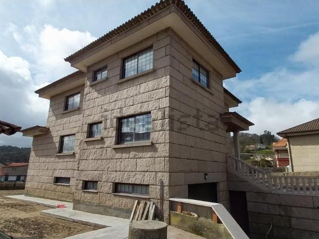 Casa en venta en Mos, Vigo