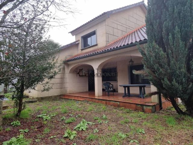 Casa en venta en Mos, Vigo