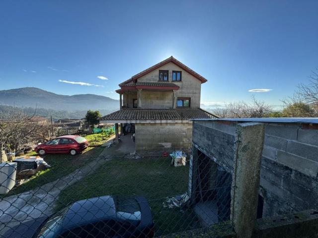 Casa en venta en Mos, Vigo