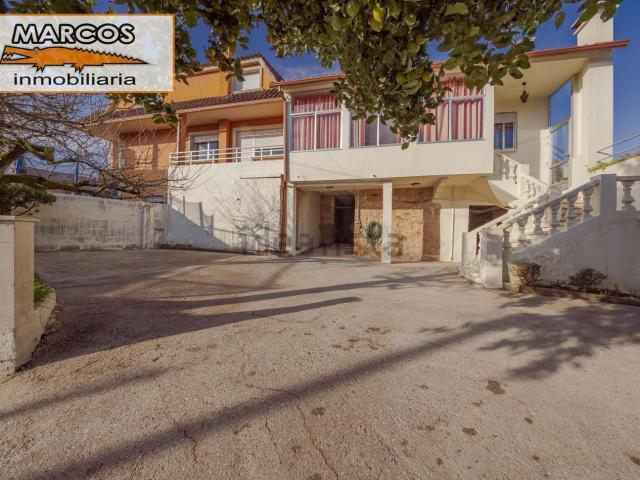 Casa en venta en Mos, Vigo