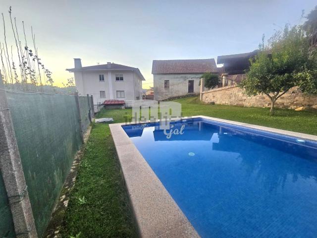 Casa en venta en Mos, Vigo