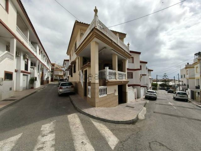 Casa en venta en Calahonda, Motril