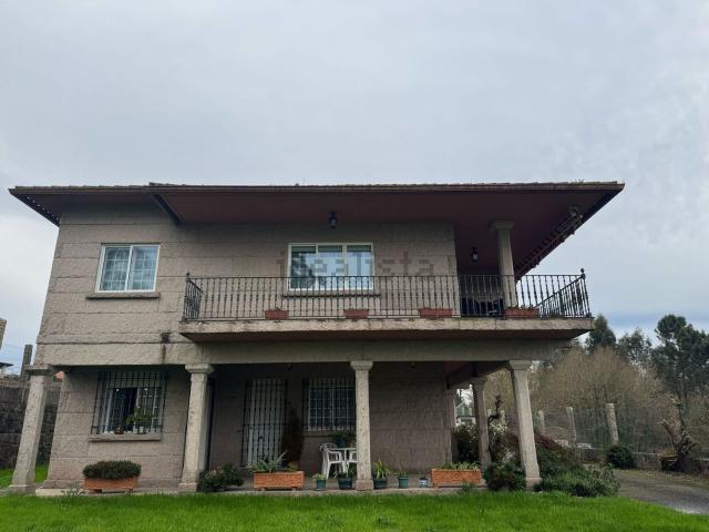Casa en venta en A Igrexa, Pontevedra