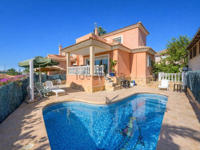 Casa en venta en Bonalba, l'Alacantí