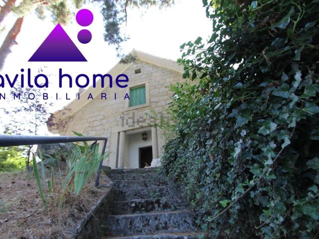 Casa en venta en Navarrevisca, Ávila