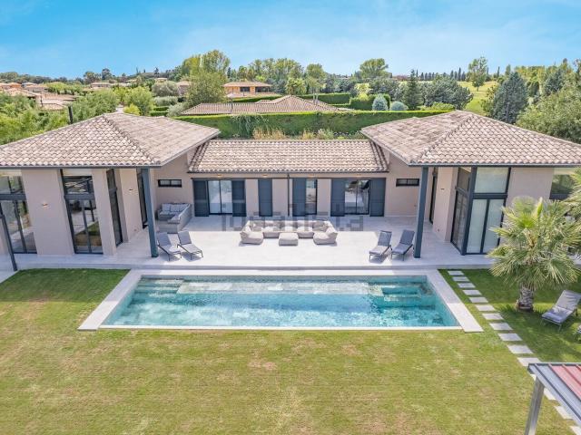 Casa en venta en Alt Empordà, Catalunya