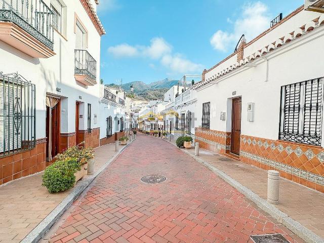 Casa en venta en Maro, La Axarquía