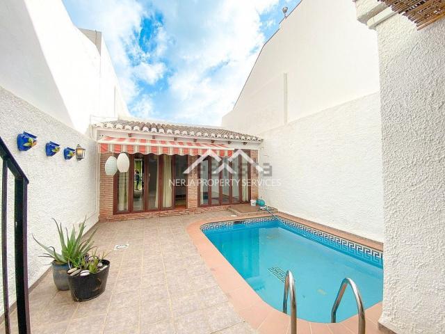 Casa en venta en Maro, La Axarquía