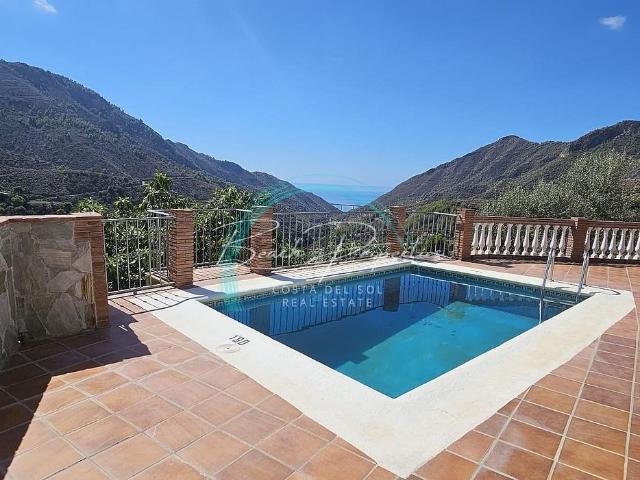 Casa en venta en Maro, La Axarquía
