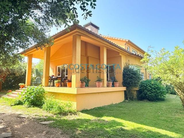 Casa en venta en A Angustia, Vigo