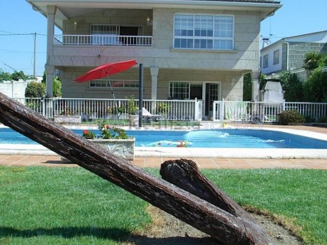 Casa en venta en Nigrán, Alborés Grande