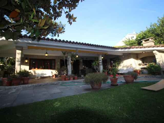 Casa en venta en Nigrán, A Madorra