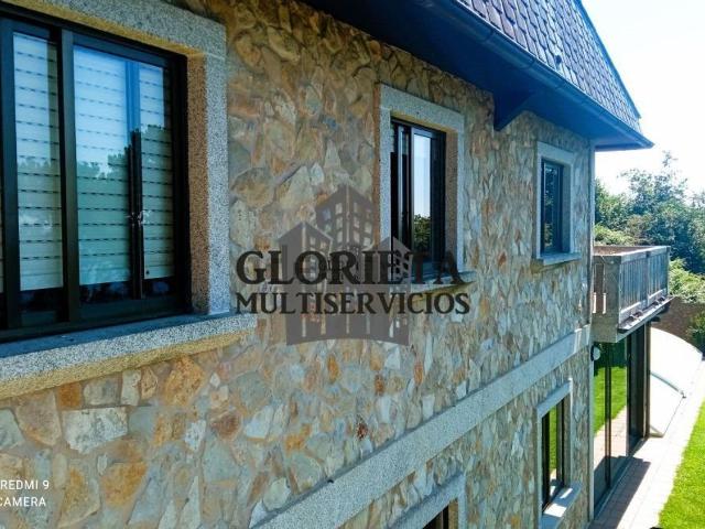 Casa en venta en Alborés Pequeno, Vigo