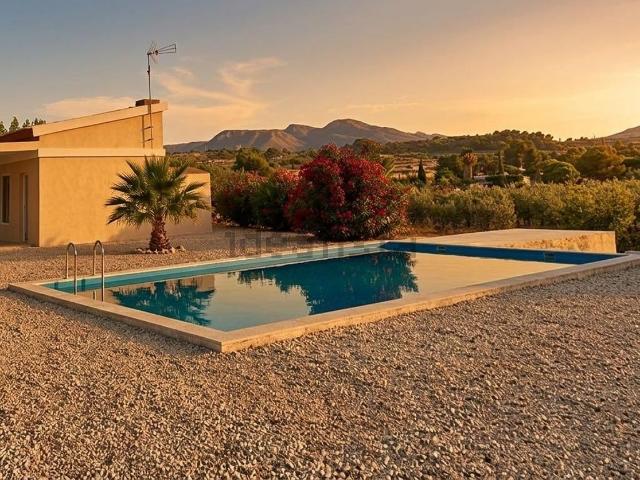 Casa en venta en el Vinalopó Mitjà / El Vinalopó Medio, Valencia