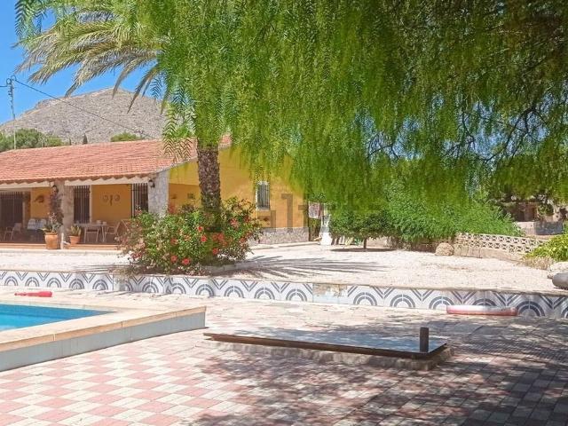 Casa en venta en La Cruz, el Vinalopó Mitjà / El Vinalopó Medio