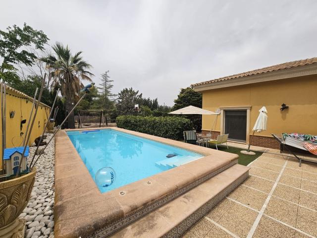 Casa en venta en el Vinalopó Mitjà / El Vinalopó Medio, Valencia