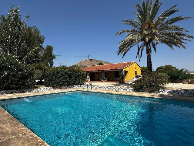 Casa en venta en el Vinalopó Mitjà / El Vinalopó Medio, Valencia