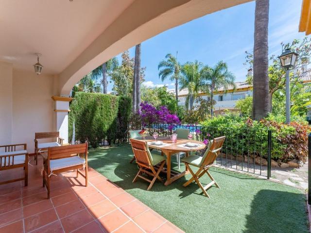 Casa en alquiler en Nueva Andalucía, Costa del Sol Occidental