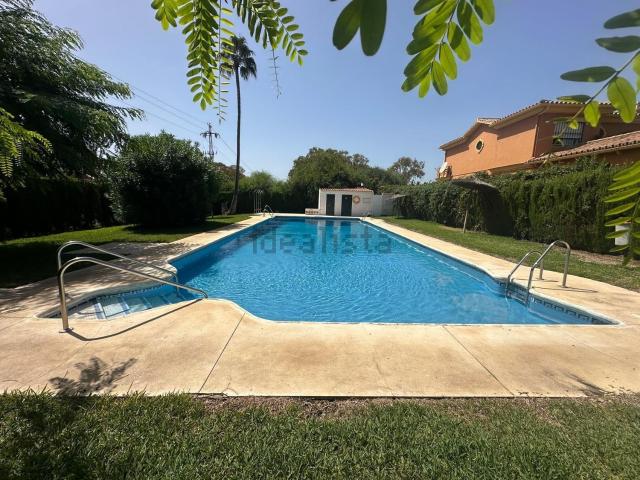 Casa en alquiler en Nueva Atalaya, Costa del Sol Occidental