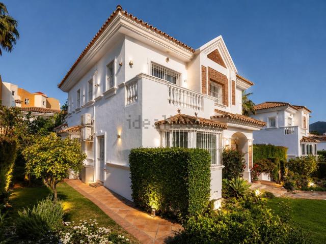 Casa en venta en Monte Biarritz, Costa del Sol Occidental