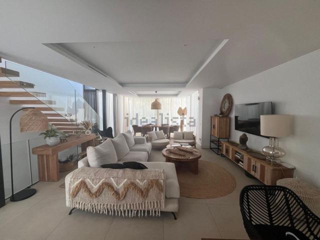 Casa en alquiler en Nueva Atalaya, Costa del Sol Occidental