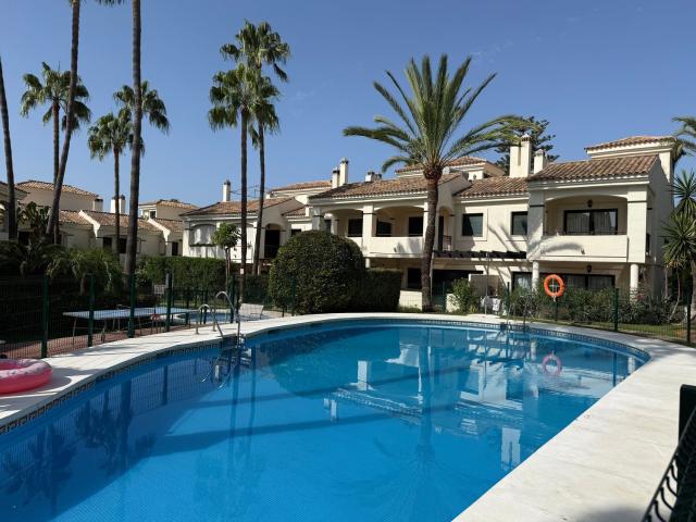 Casa en venta en Estepona, Golf Park
