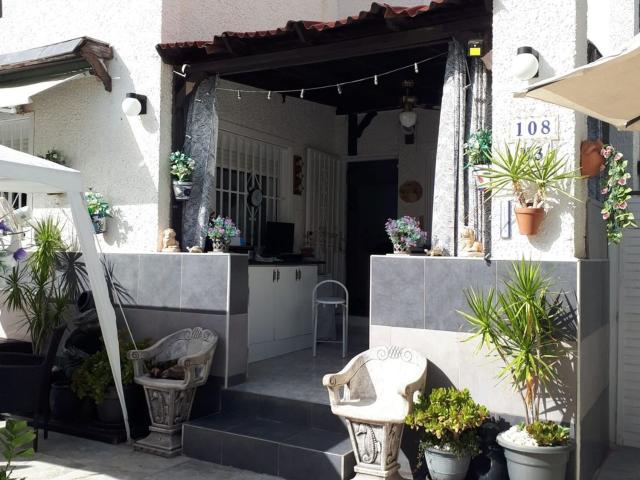 Casa en venta en Torrevieja, Urbanización Los Ángeles