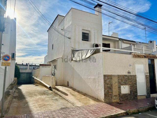 Casa en venta en Torrevieja, Urbanización Calas Blancas
