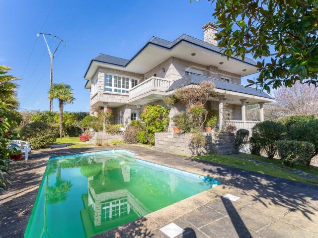 Casa en venta en O Porriño, Vigo