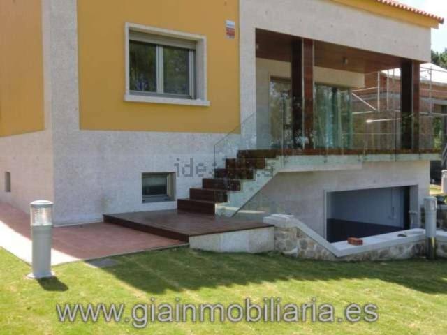 Casa en venta en Oia, Oia