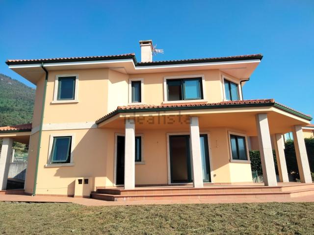 Casa en venta en Oia
