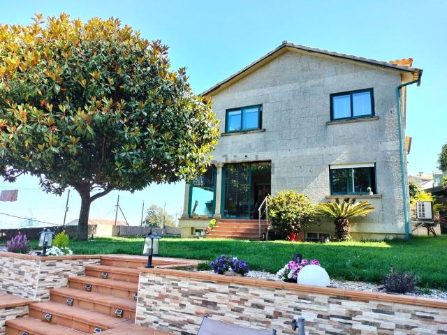 Casa en venta en Vigo, A Estomada