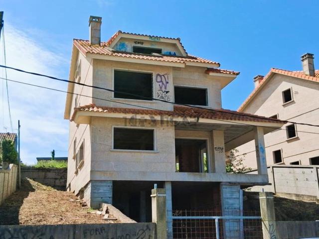 Casa en venta en Vigo, Canido